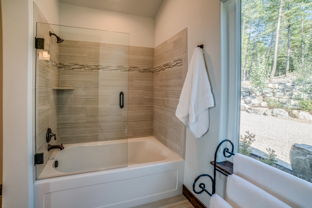 Shower & Tub Repair in Campo Verde